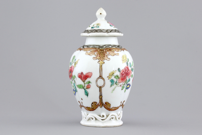A Chinese famille rose porcelain tea caddy with cover, Yongzheng, 1722-1735