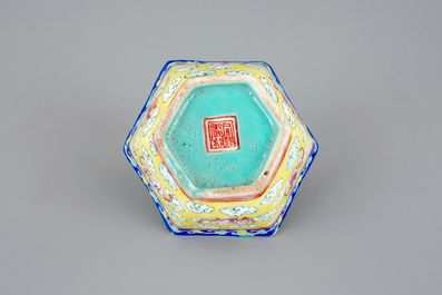 Five Chinese famille rose porcelain bowls, 19th C.