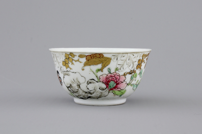A Chinese famille rose, grisaille and gilt porcelain cup and saucer with a cockerel, 18th C