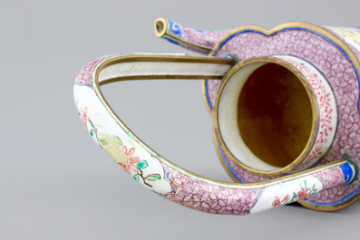 A fine Chinese Canton enamel teapot, Qianlong, 18th C.