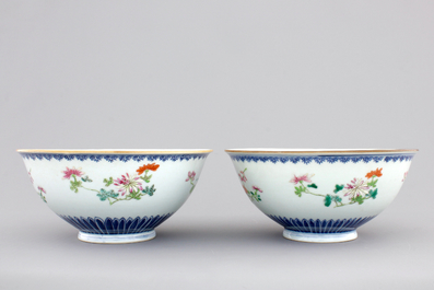 A fine pair of Chinese famille rose floral bowls, Qianlong seal mark and prob. of the period, 18th C.