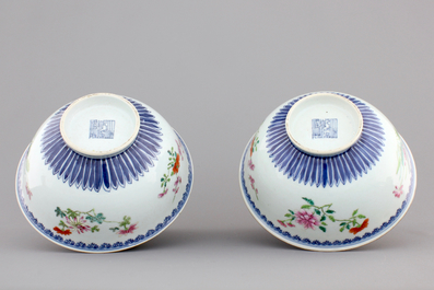 A fine pair of Chinese famille rose floral bowls, Qianlong seal mark and prob. of the period, 18th C.