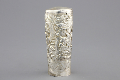 A Chinese silver dragon cane handle, 19th C.