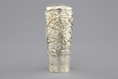 A Chinese silver dragon cane handle, 19th C.