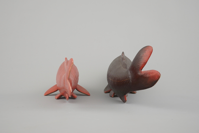A set of Japanese koi-carps in wooden box, Onaka Suigetsu Kyujiro (1893-1975), 20th C.
