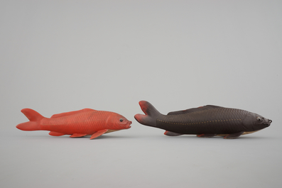A set of Japanese koi-carps in wooden box, Onaka Suigetsu Kyujiro (1893-1975), 20th C.