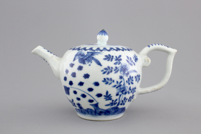 A Chinese porcelain blue and white teapot and cover, Kangxi