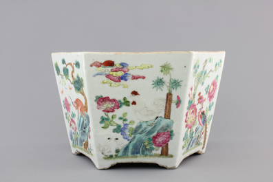 A Chinese hexagonal porcelain famille rose jardiniere with animals and flowers, 19th C.