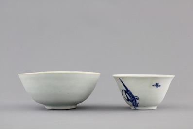 Two Chinese blue and white plates and two bowls, Ming Dynasty