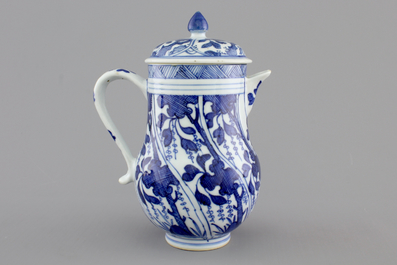A blue and white Chinese porcelain jug and cover, Kangxi, ca. 1700