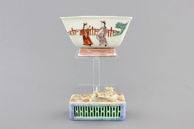 A Chinese famille rose square bowl and reticulated box, 19/20th C.