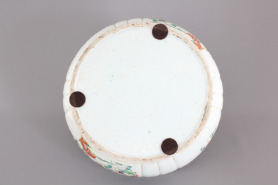 A Chinese porcelain famille rose tureen with cover, Qianlong, 18th C.