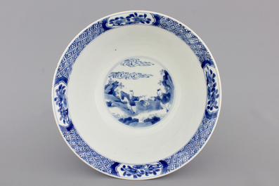 A blue and white Chinese porcelain bowl with "Long Elizas", Kangxi, ca. 1700