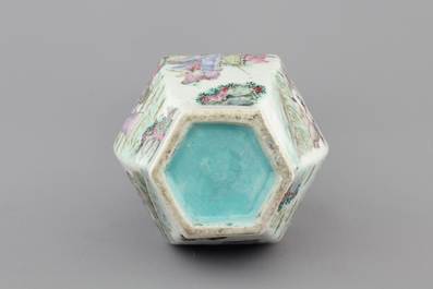 A Chinese hexagonal famille rose vase, 18/19th C.