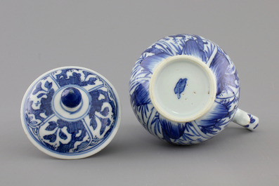 A blue and white Chinese porcelain jug and cover, Kangxi, ca. 1700