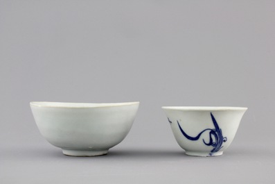 Two Chinese blue and white plates and two bowls, Ming Dynasty