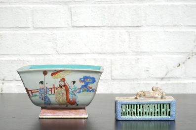 A Chinese famille rose square bowl and reticulated box, 19/20th C.