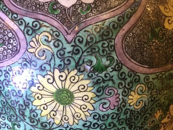 Un pot &agrave; gingembre en emaille sur biscuit, famille verte, Kangxi, ca. 1700