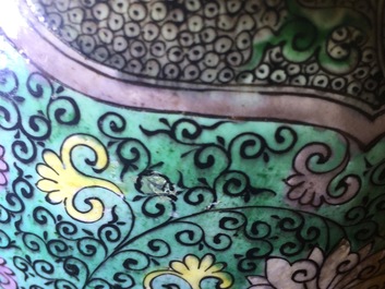 Un pot &agrave; gingembre en emaille sur biscuit, famille verte, Kangxi, ca. 1700