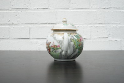 Th&eacute;i&egrave;re couverte tr&egrave;s fine en porcelaine de Chine pour l'export, Qianlong, 18e