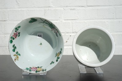Two Chinese famille rose porcelain bowls, 18/19th C