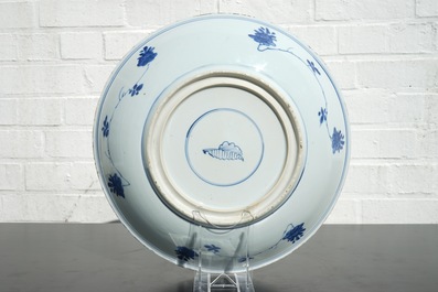 A large blue and white Chinese porcelain dish, Kangxi, ca. 1700