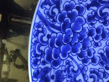 A pair of blue and white Chinese porcelain peony scroll dishes, Kangxi, 18th C.