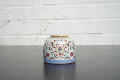 A Chinese famille rose enamelled brushwasher, 19/20th C.