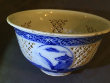 Two Chinese blue and white porcelain bowls, one open-worked, 17/18th C.