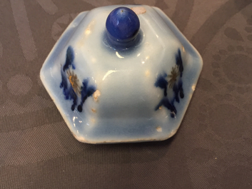 A Chinese porcelain five-piece lavender garniture , Qianlong, 18th C