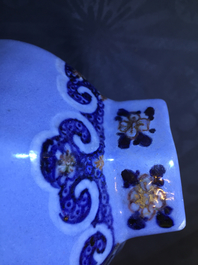 A Chinese porcelain five-piece lavender garniture , Qianlong, 18th C