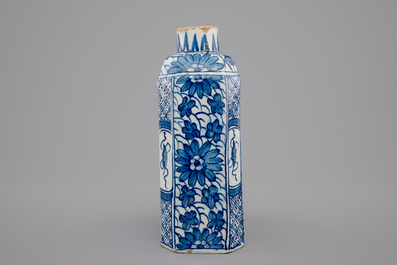 A Dutch Delft chinoiserie tea caddy, 18th C.