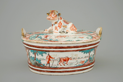 Un beurrier en forme de vache en fa&iuml;ence de Delft petit feu, dat&eacute; 1747