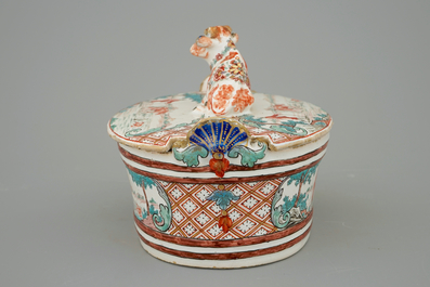 Un beurrier en forme de vache en fa&iuml;ence de Delft petit feu, dat&eacute; 1747