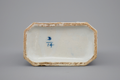 A Dutch Delft chinoiserie tea caddy, 18th C.