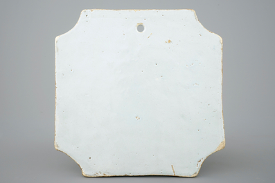 Une plaque en fa&iuml;ence de Delft au sujet de dragage, 18&egrave;me