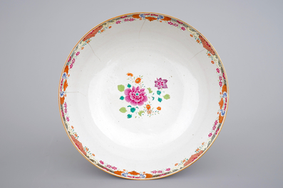 A massive Chinese famille rose export porcelain bowl with flowers, Qianlong, 18th C.