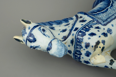 Un mod&egrave;le d'un cheval en fa&iuml;ence de Delft, 18&egrave;me