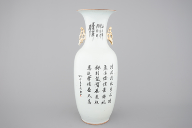 A Chinese famille rose porcelain vase with a warrior scene, 19/20th C.