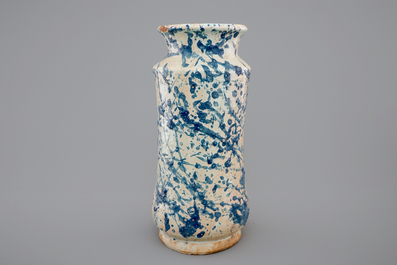 A blue and white Spanish splattered albarello, 18th C.