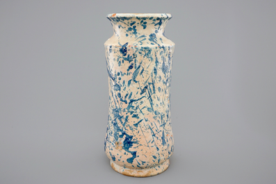 A blue and white Spanish splattered albarello, 18th C.