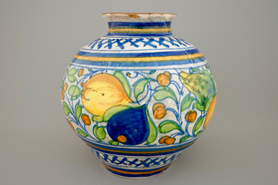 Een zgn. "vaso a palla", Veneti&euml;, 16e eeuw