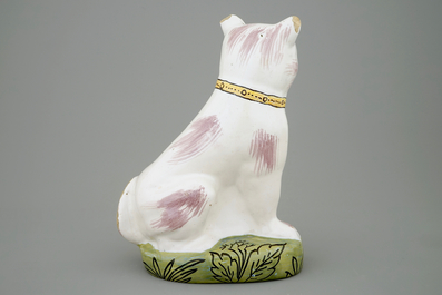Un mod&egrave;le d'un chat en fa&iuml;ence polychrome de Bruxelles, 18&egrave;me