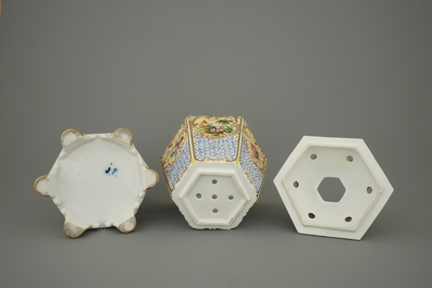 Un pot-pourri en porcelaine de Jacob Petit, Paris, vers 1835