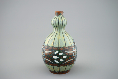 Un vase bouteille en gr&egrave;s de Boch K&eacute;ramis, 20&egrave;me