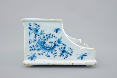 A blue and white Brussels faience ink stand, 18th C.