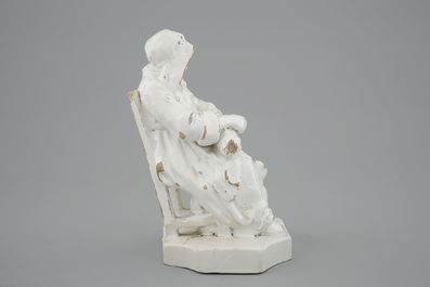 Une damme assise en fa&iuml;ence blanche monochrome, 18&egrave;me, poss. Bruxelles