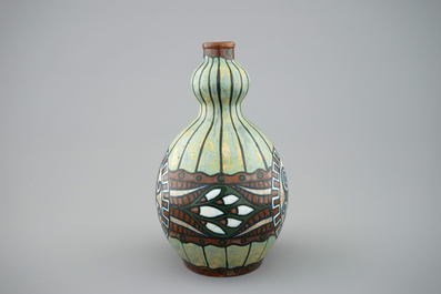 Un vase bouteille en gr&egrave;s de Boch K&eacute;ramis, 20&egrave;me