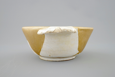 A white Dutch Delft porringer with kintsugi style repair, 17th C.