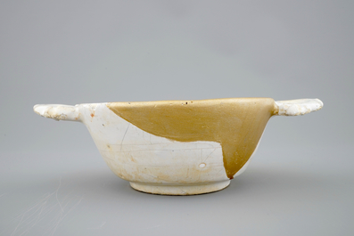 A white Dutch Delft porringer with kintsugi style repair, 17th C.